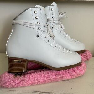 White Ice Skating Boots - Jackson Freestyle Skates. Made in Canada.